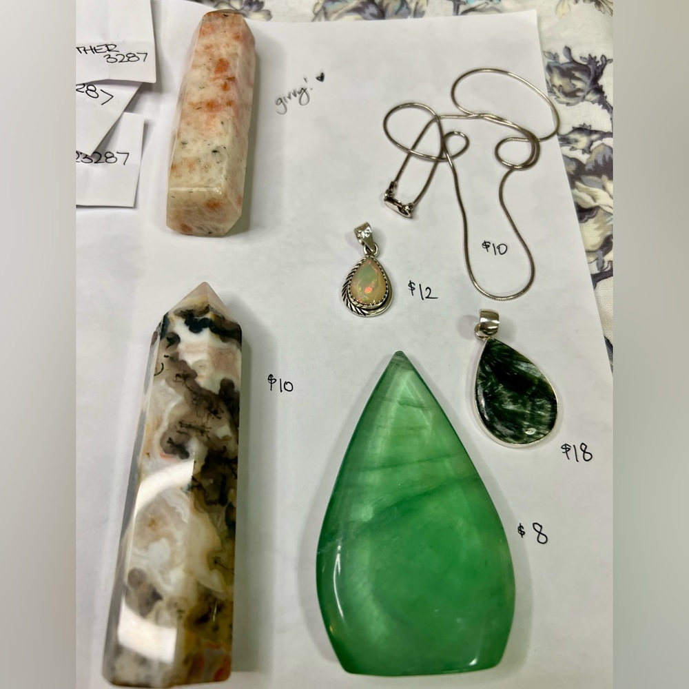 Green and Silver Pendant Necklace